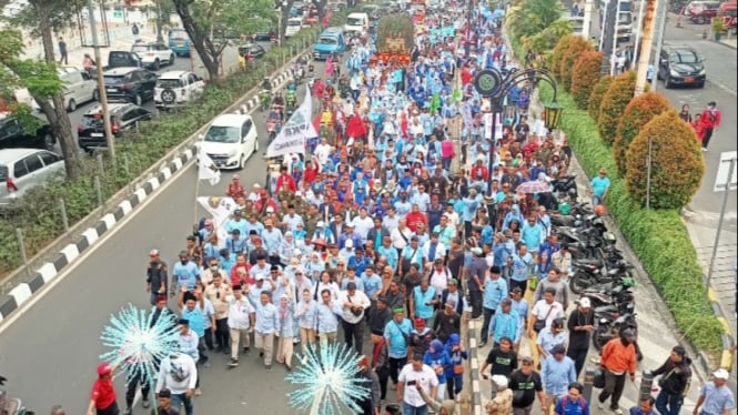 Pendukung Supian-Chandra penuhi Jalan Margonda Depok