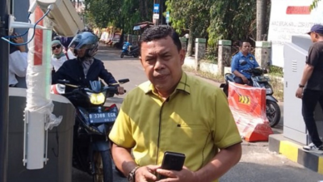 Anggota DPRD Depok, Babai Suhaimi di lokasi akses berbayar GDC