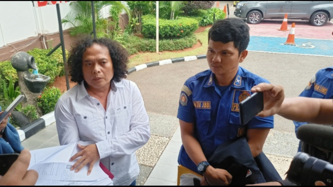 Deolipa dampingi Sandi laporkan dugaan korupsi pejabat Damkar Depok