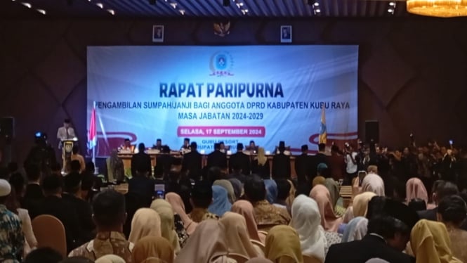 Pelantikan 45 anggota DPRD Kabupaten Kubu Raya di Hotel Qubu Resort