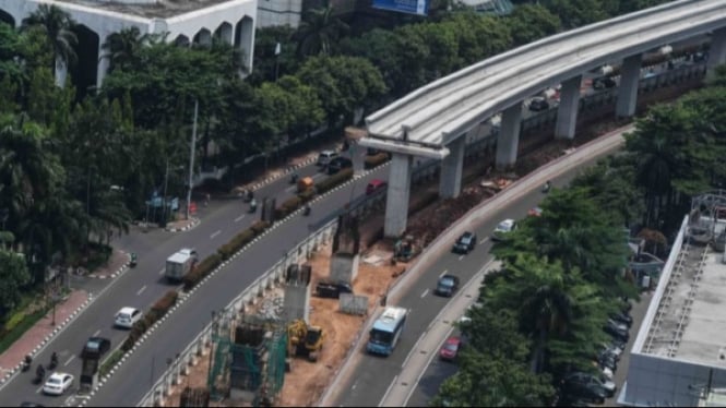 Pembangunan proyek LRT Jakarta