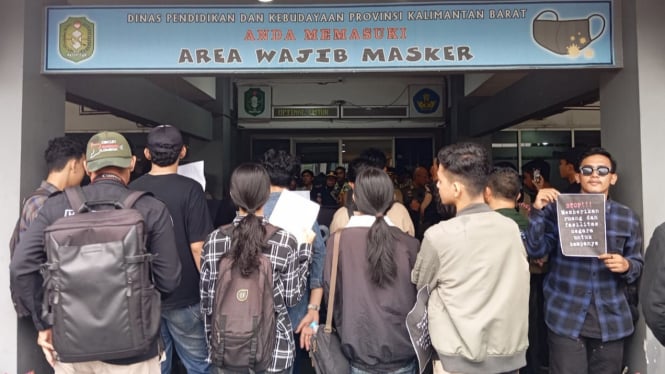 Aliansi Masyarakat Sipil Peduli Demokrasi demo Disdik Kalbar