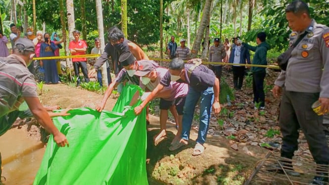 Polsek Batu Ampar Evakuasi Mayat Ranjani