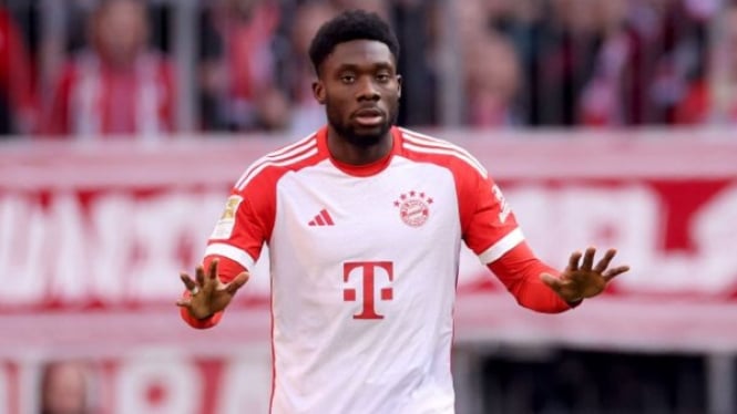 Bek kiri Bayern Munich Alphonso Davies