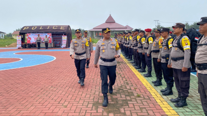 Kapolres Kubu Raya AKBP Wahyu Jati Wibowo memimpin apel gabungan