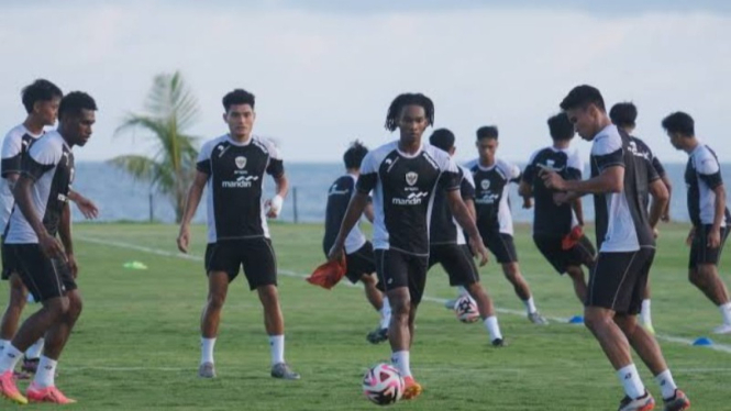 Potret pemain Timnas Indonesia saat menjalani sesi latihan