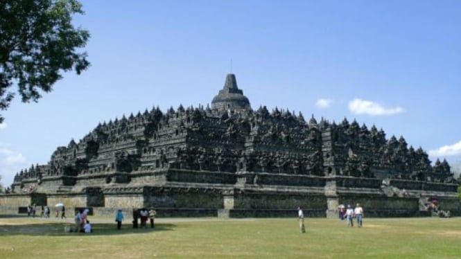 Candi Borobudur dan kisah mistisnya