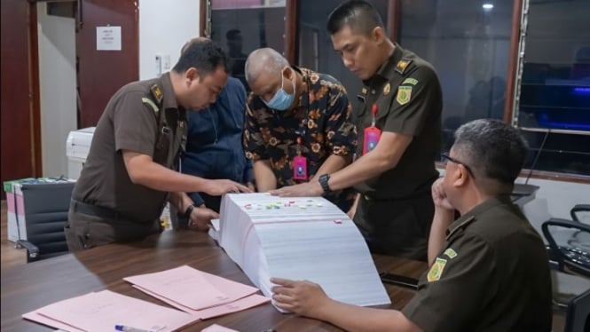 Penyidik Jampidsus Kejagung serahkan berkas lima tersangka korporasi