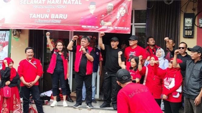 Aksi kader PDIP Depok bela Megawati