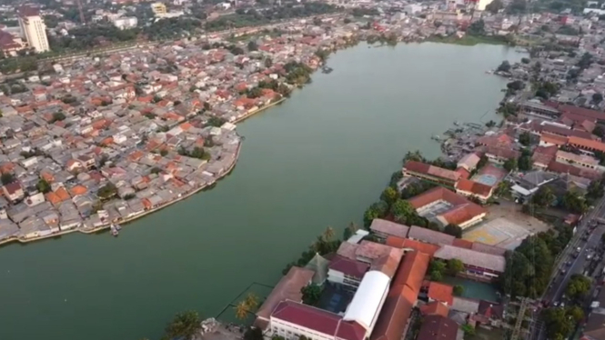 Suasana Setu Rawa Lio, Depok, Jawa Barat.