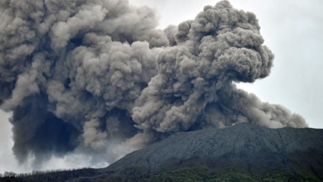 Erupsi Gunung Marapi Sumbar Lontarkan Abu Setinggi 1 Kilometer