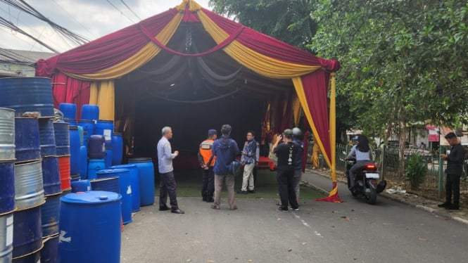 Heboh tenda hajatan tutup Jalan Proklamasi, Kota Depok