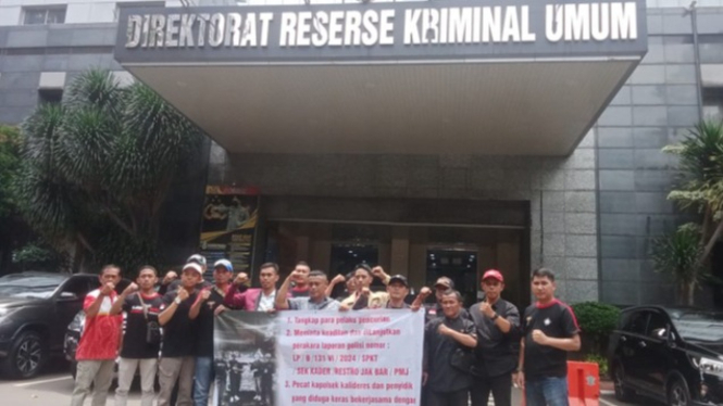 Pendekar PSHT demo di Polda Metro Jaya