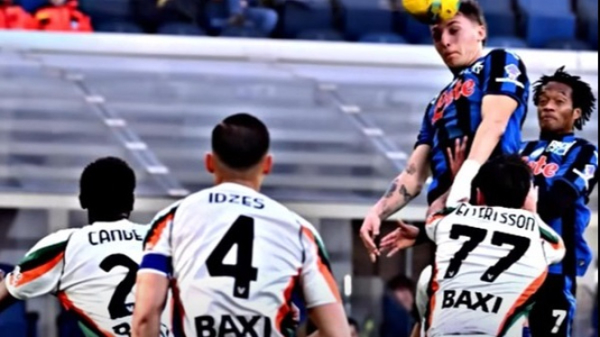 Kapten Timnas Indonesia, Jay Idzes saat berlaga di Serie A