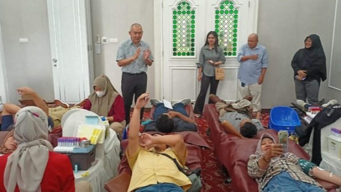 Aksi donor darah PT Karabha Digdaya Depok