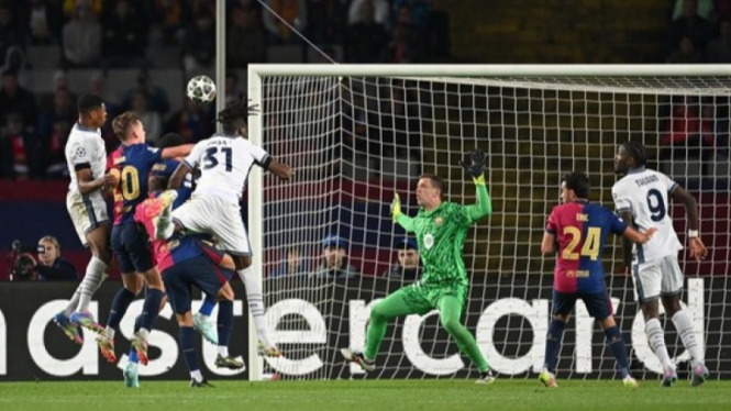Rekor dan momen keren di laga Barcelona vs Inter.