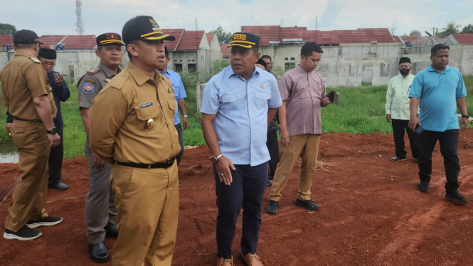 Wali Kota Depok, Supian Suri tinjau eks lahan Situ Gugur