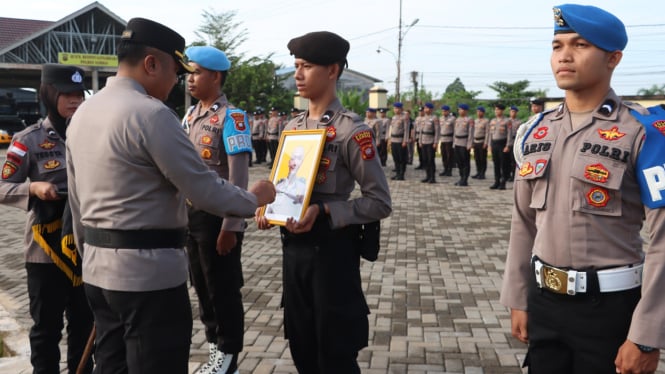 Polres Sambas PTDH Personel IPDA BR