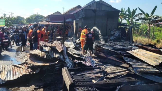 4 Kios di Desa Sungai Rengas Kubu Raya Kebakaran