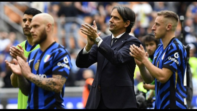 Potret Simone Inzaghi (Tengah)