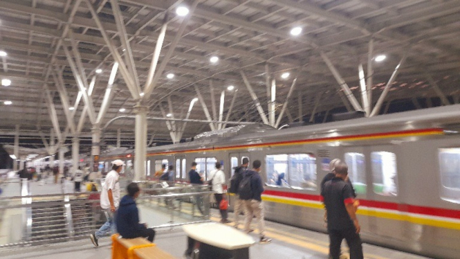 KRL di Stasiun Manggarai, Jakarta Selatan.