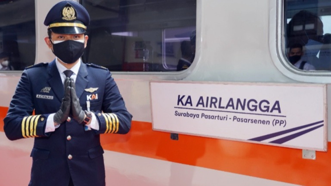 KA Airlangga saat peluncuran perdana di Stasiun Pasar Senen.