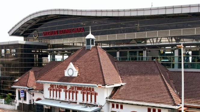 Stasiun Jatinegara.