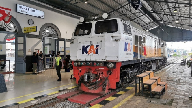 Lokomotif dinas KA Pangrango relasi Bogor - Sukabumi.