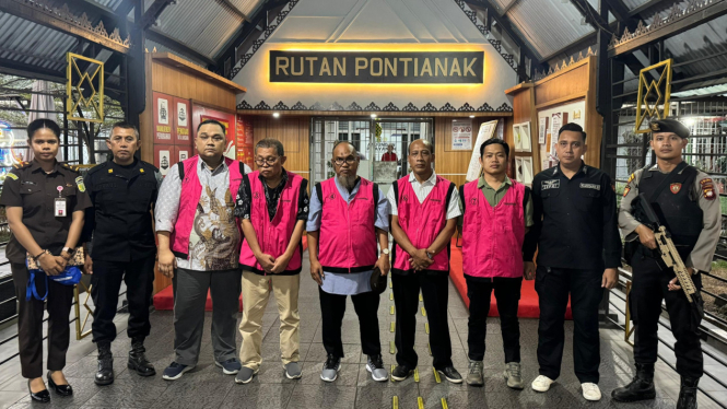 Kejati Kalbar tahan 6 tersangka pada kasus korupsi Bandara Ketapang