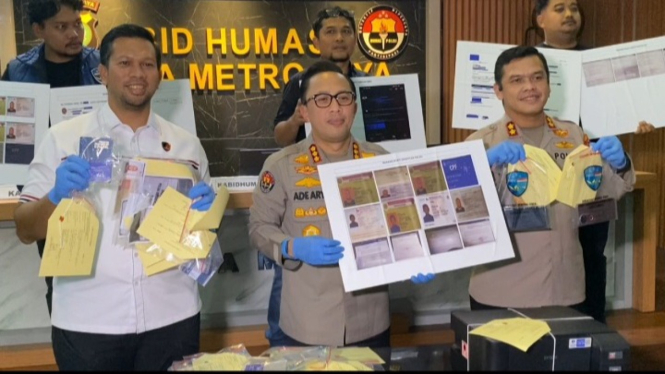 Polisi tangkap pelaku penipuan modus business email compromise.