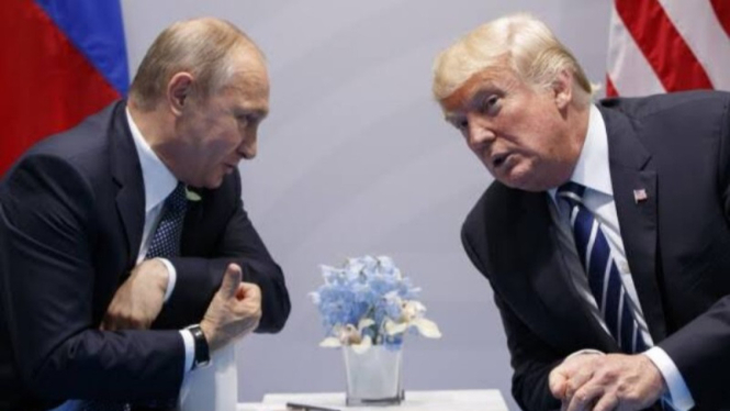 Potret Vladimir Putin dan Donald Trump