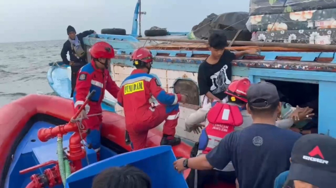 Petugas Gabungan Evakuasi Mati di Perairan Pulau Payung