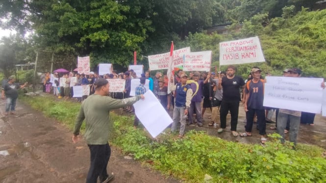 Ratusan Petani Arang Bakau di Batu Ampar Gelar Demonstrasi