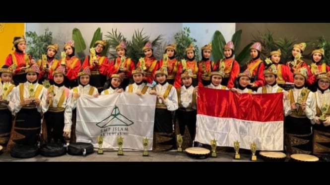 Tim tari (SMP) Islam Al-Ikhlas Jakarta Selatan