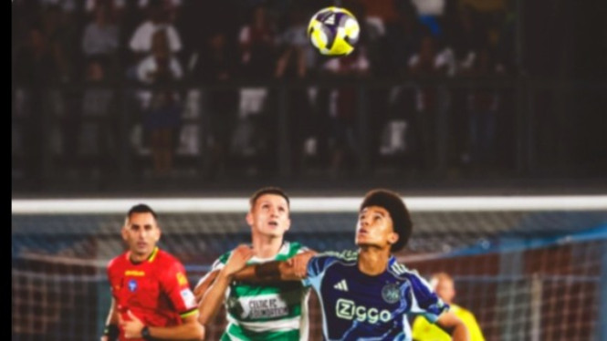 Ajax vs Celtic di Como Cup 2025.