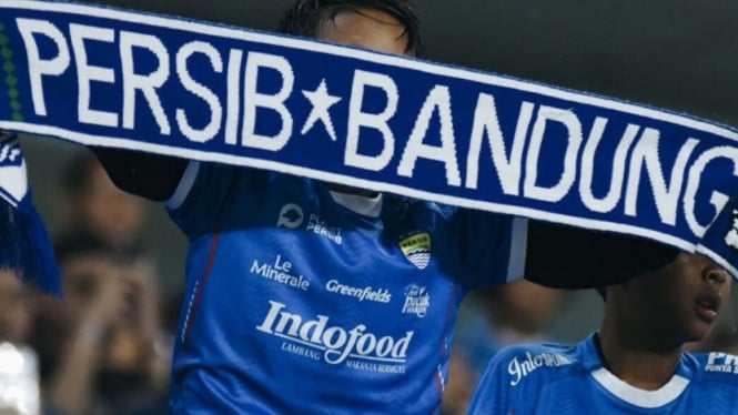 Bobotoh, pendukung setia Persib Bandung.
