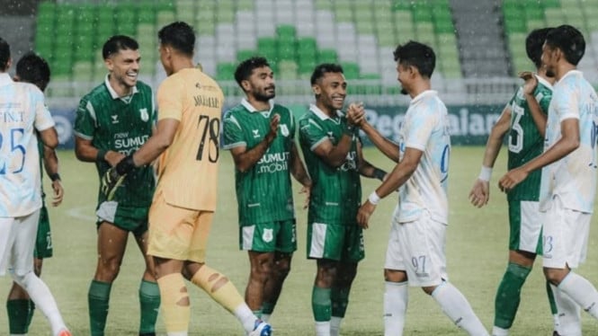 PSMS Medan vs PSPS Pekanbaru.