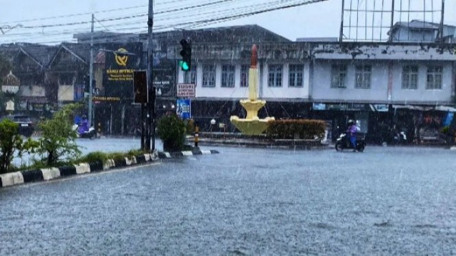 BMKG peringatkan hujan lebat hari ini
