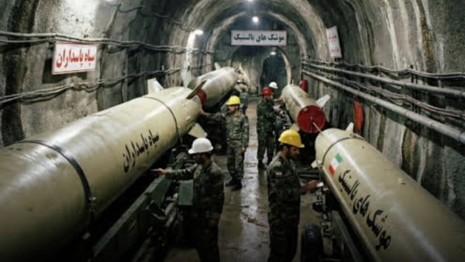 Potret ilustrasi terowongan rudal bawah laut Iran