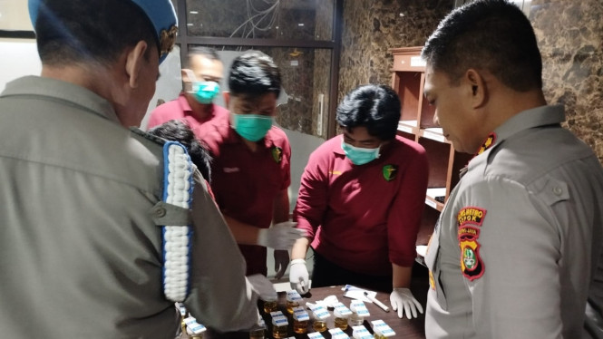 PJU dan anggota Polres Depok jalani tes urine