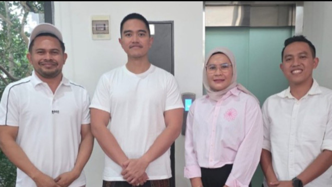 Potret Nina Bahtiar bersama Ketum PSI dan Jajaran