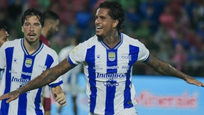 Selebrasi gol pemain Persib Bandung, Ramon Tanque.