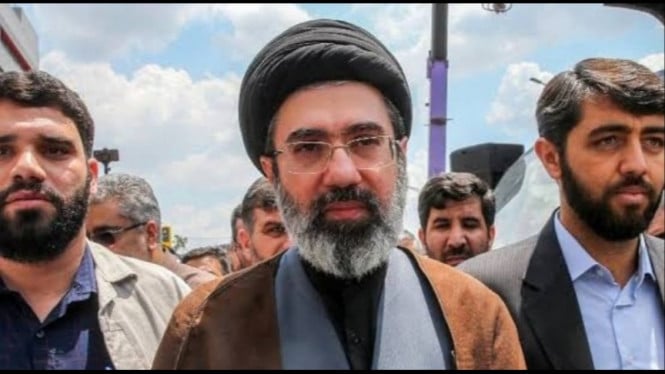 Potret pemimpin tertinggi Iran Mojtaba Khamenei