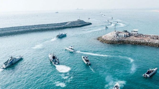 Angkatan Laut Iran jaga Selat Hormuz