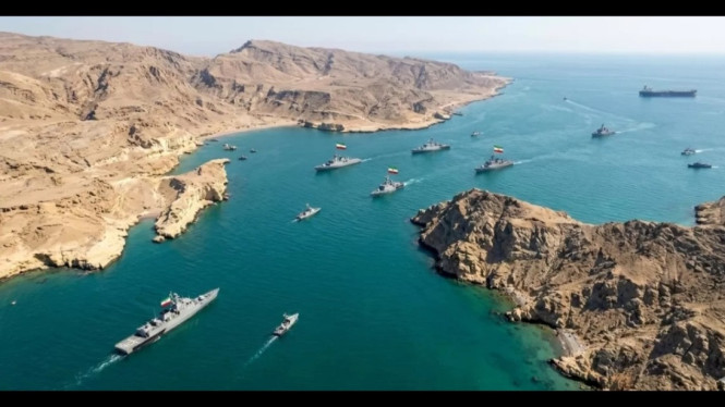 Ilustrasi perang laut di Selat Hormuz antara Iran vs Amerika