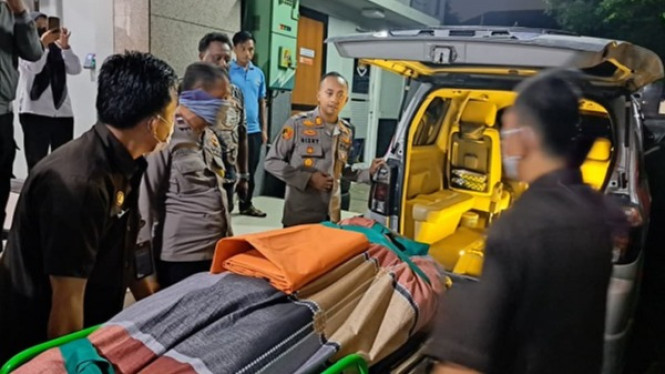 Polisi evakuasi WNA Inggris yang tewas di kantor Imigrasi Depok