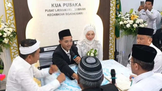 Momen nikah massal di KUA Bojongsari Depok
