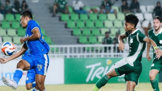 PSMS Medan vs Adhyaksa FC.