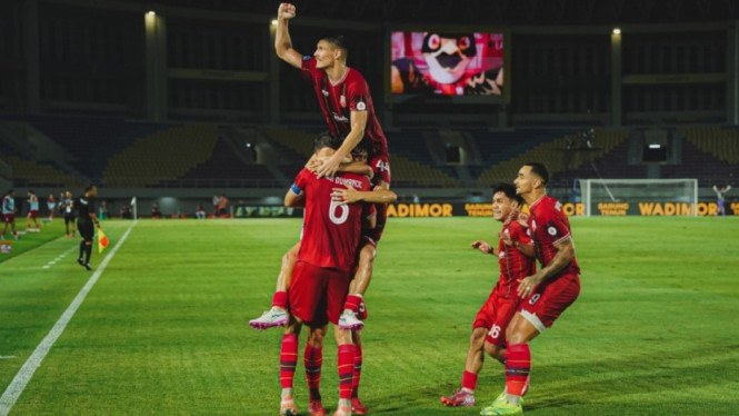Perayaan gol pemain Persis Solo.