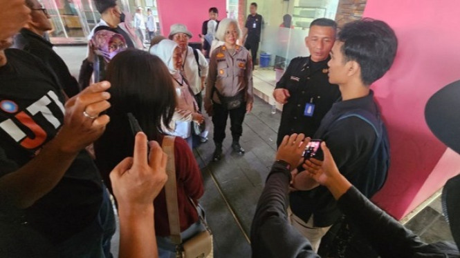 Penghuni Apartemen Saladin Depok amankan sepasang muda mudi